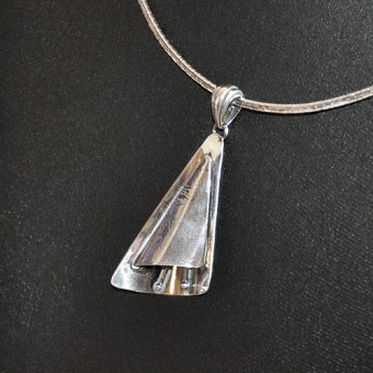 СРЕБЪРЕН МЕДАЛЬОН, РЪЧНА ИЗРАБОТКА